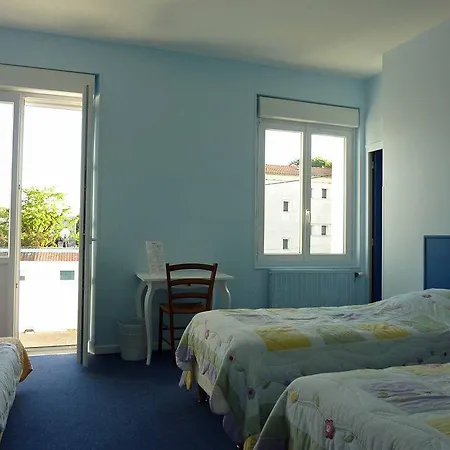 The Originals Access, Corinna,