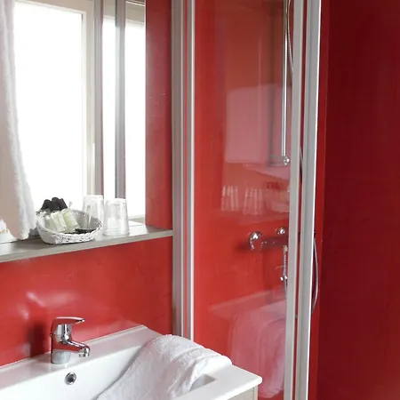 Hotel The Originals Access, Corinna,