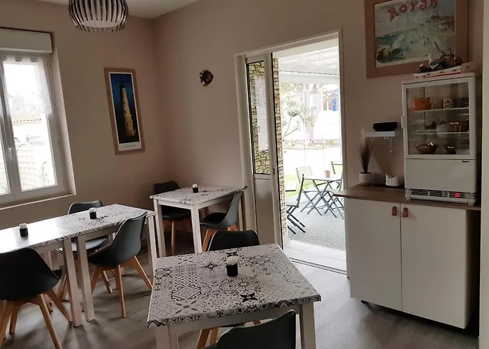 The Originals Access, Corinna, Otel 2*